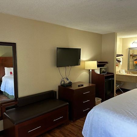 Econo Lodge Huntington - Barboursville University Area Екстер'єр фото