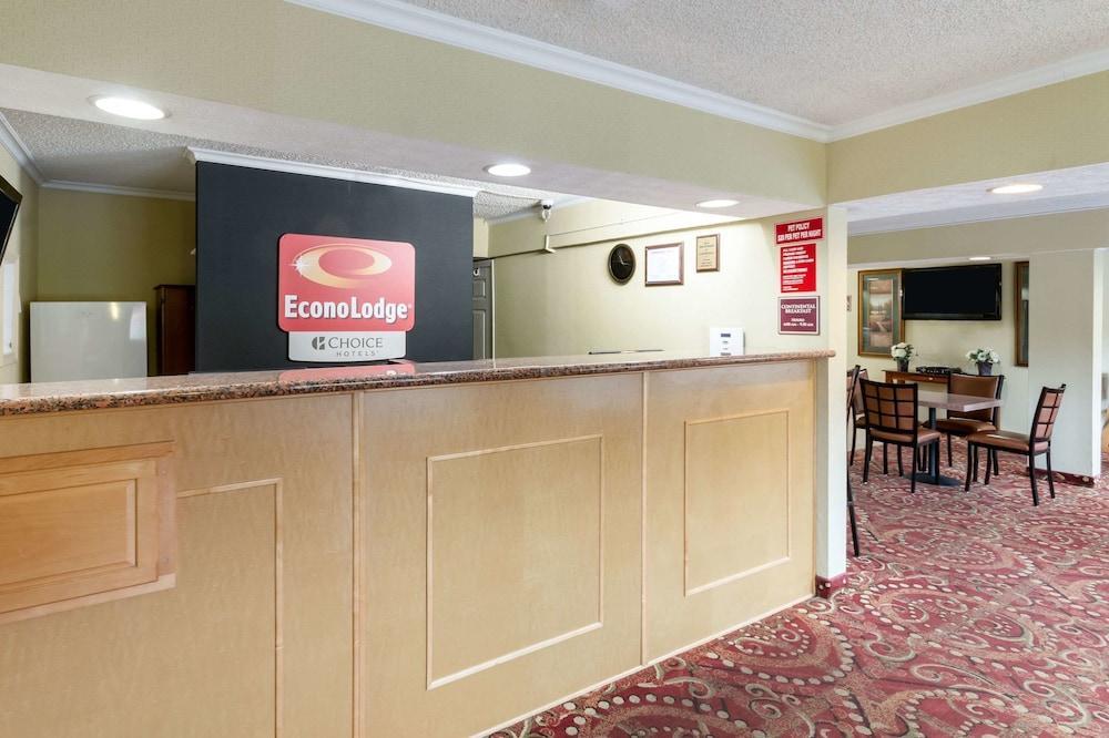 Econo Lodge Huntington - Barboursville University Area Екстер'єр фото