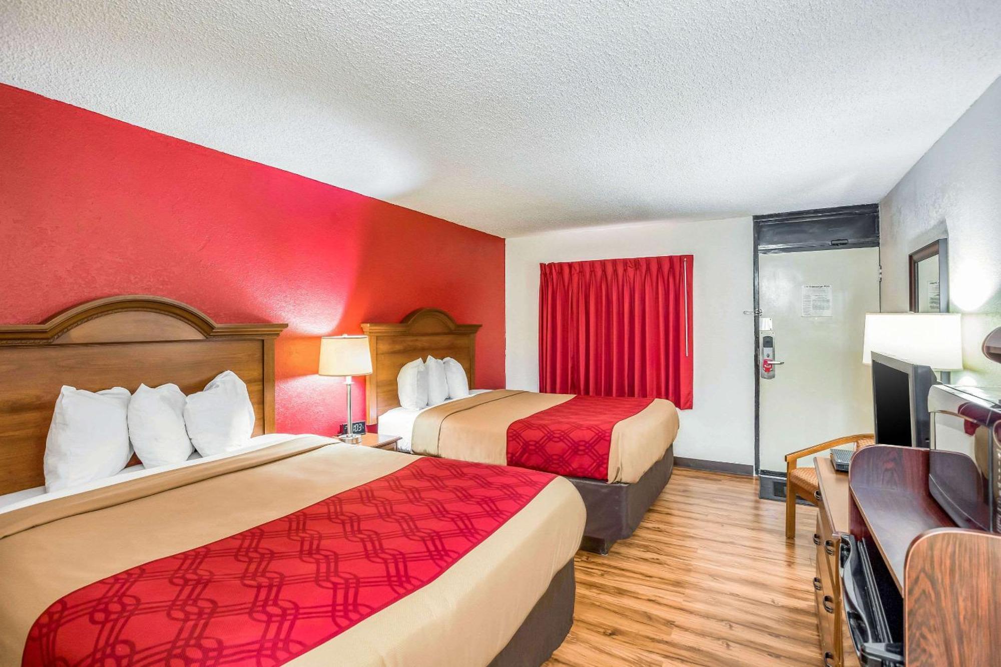 Econo Lodge Huntington - Barboursville University Area Екстер'єр фото