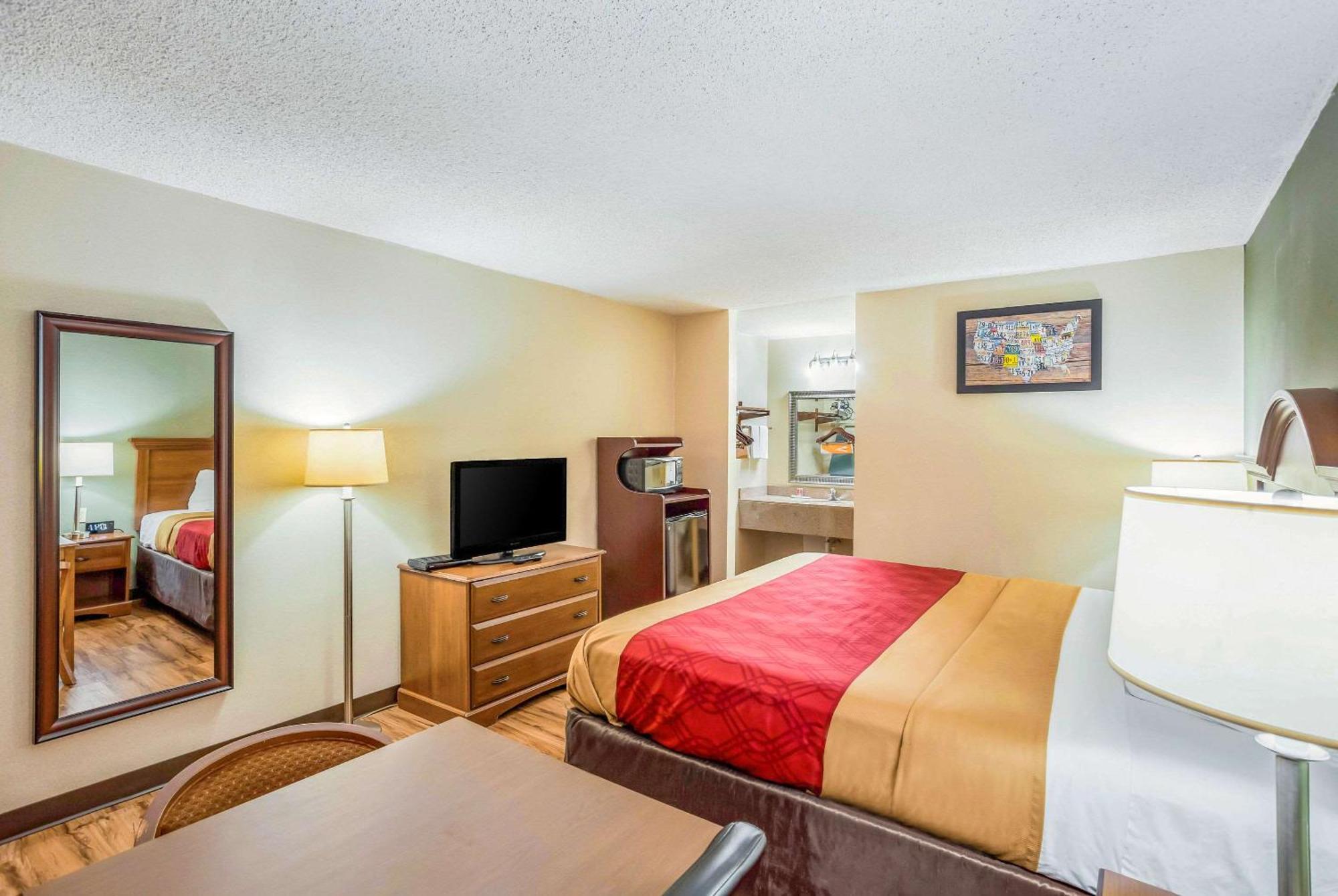 Econo Lodge Huntington - Barboursville University Area Екстер'єр фото