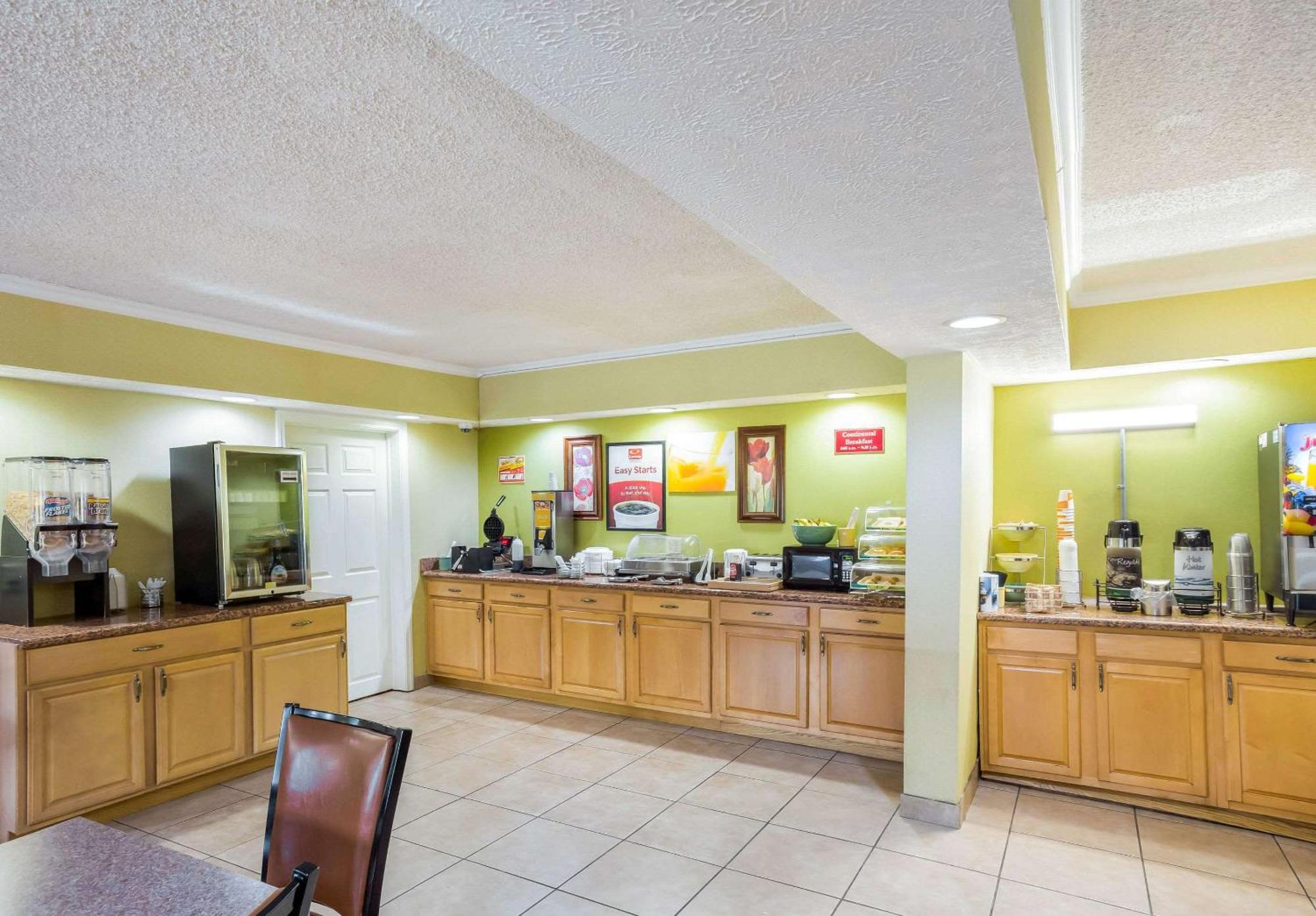 Econo Lodge Huntington - Barboursville University Area Екстер'єр фото