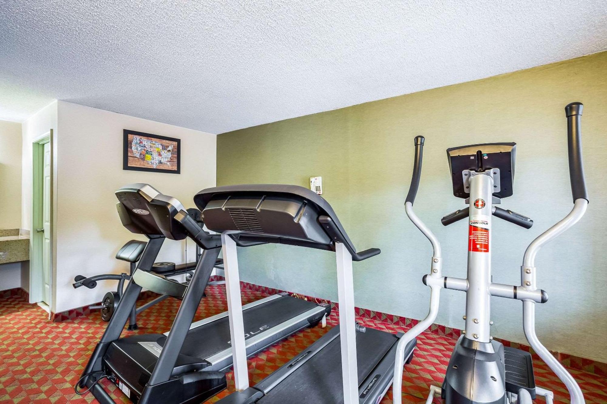 Econo Lodge Huntington - Barboursville University Area Екстер'єр фото