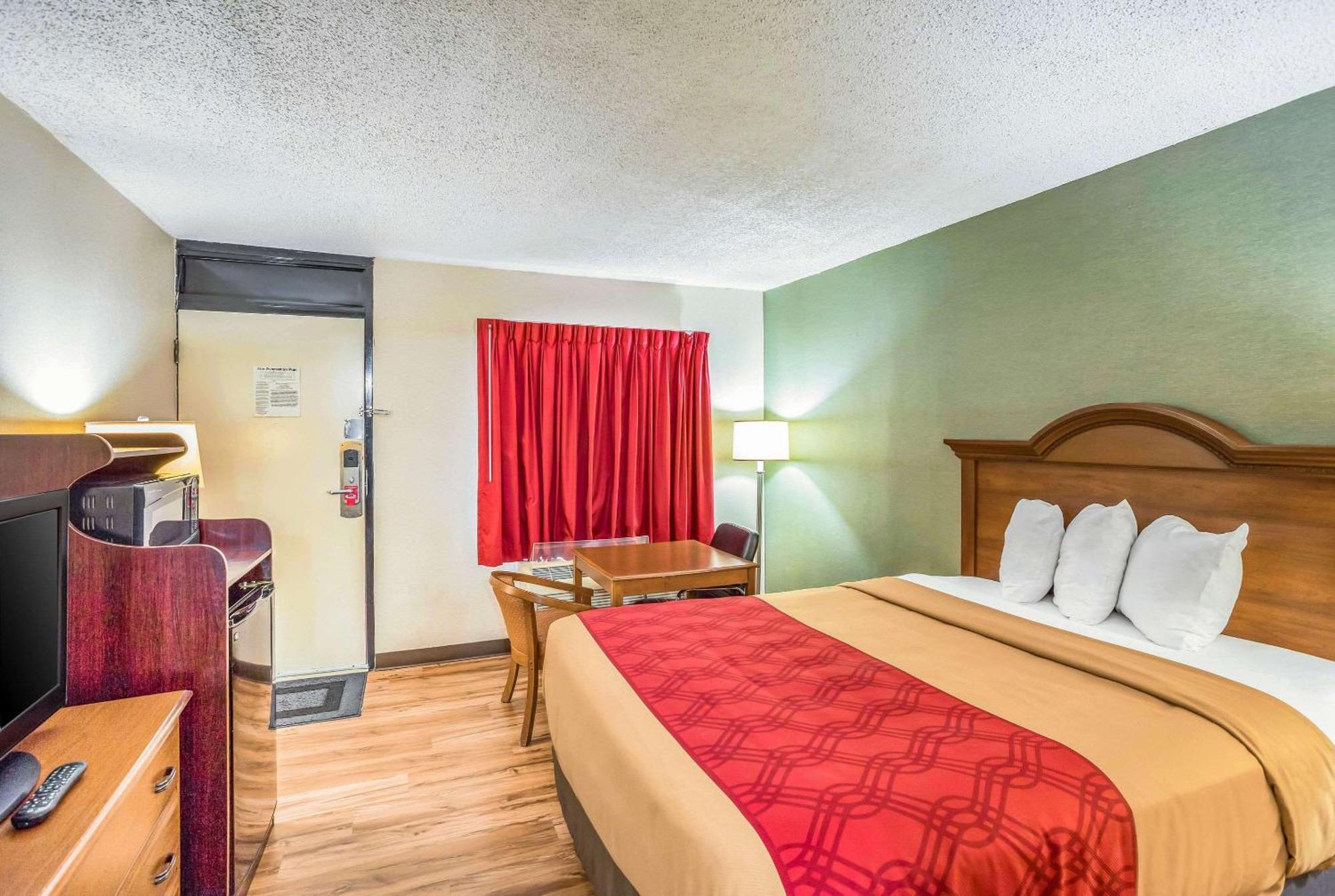 Econo Lodge Huntington - Barboursville University Area Екстер'єр фото