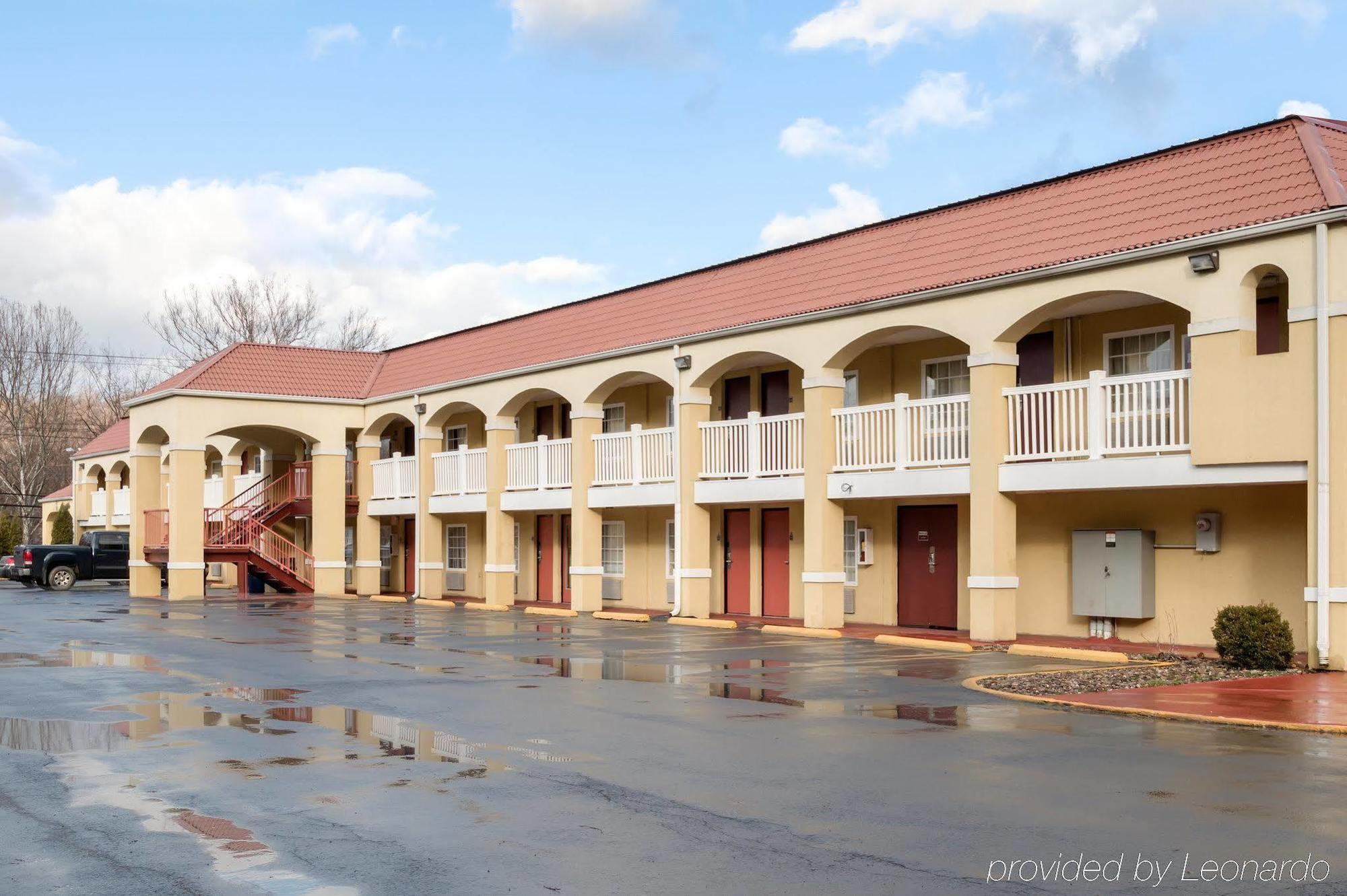 Econo Lodge Huntington - Barboursville University Area Екстер'єр фото