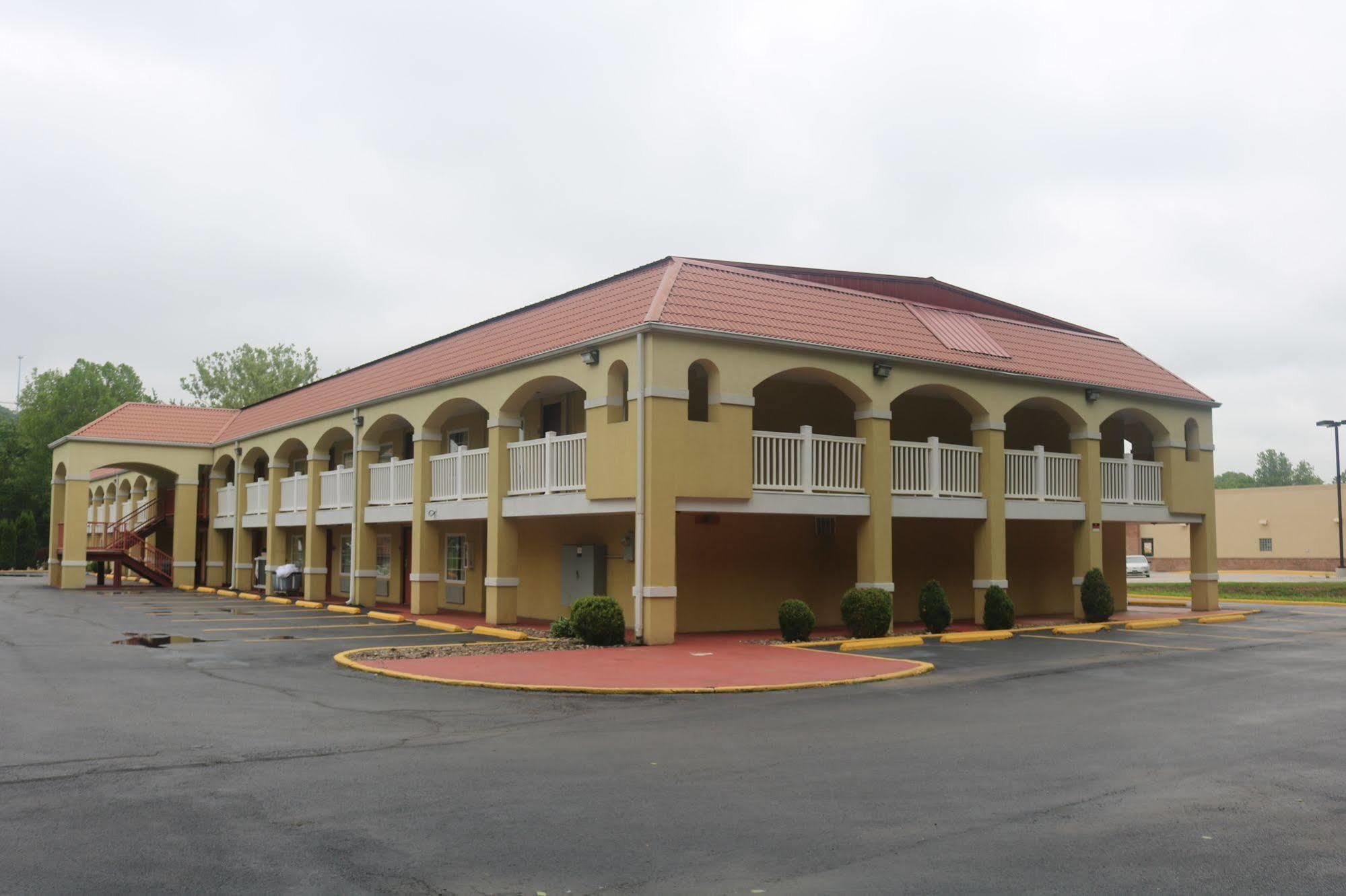 Econo Lodge Huntington - Barboursville University Area Екстер'єр фото
