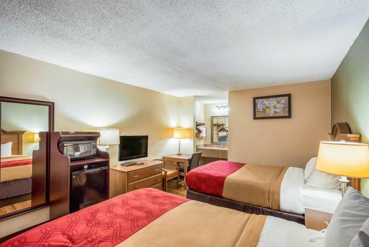 Econo Lodge Huntington - Barboursville University Area Екстер'єр фото